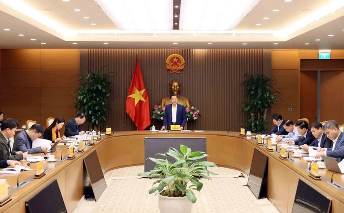 Ph&oacute; Thủ tướng L&ecirc; Minh Kh&aacute;i tại cuộc họp.
