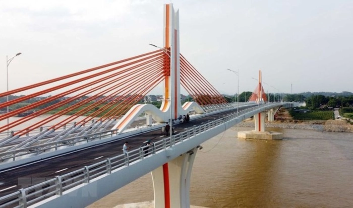 Cầu Vĩnh Ph&uacute;