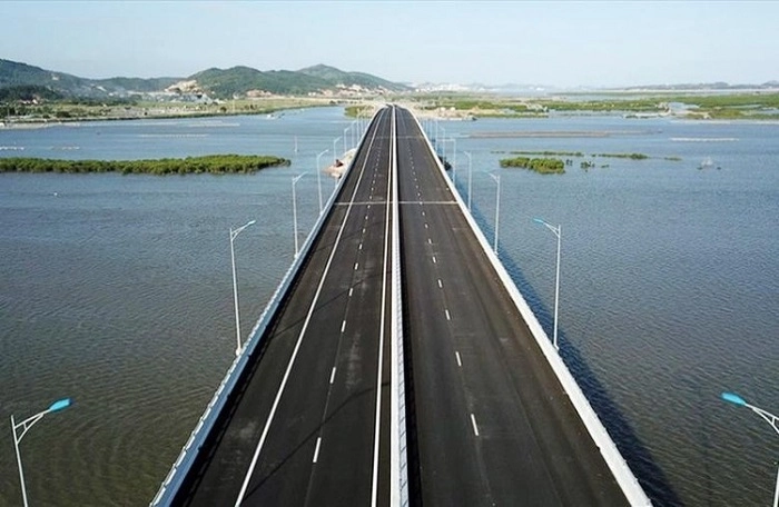 Quảng Ninh: Dự án đường ven sông hơn 6.300 tỷ gặp khó về vật liệu và mặt bằng - Ảnh 1