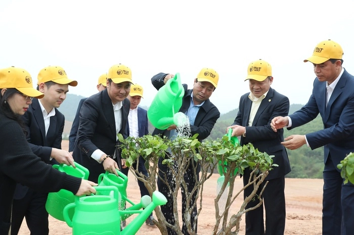 Phát động trồng cây phủ xanh 16 ha dự án sân golf tỉnh Phú Thọ - Ảnh 2